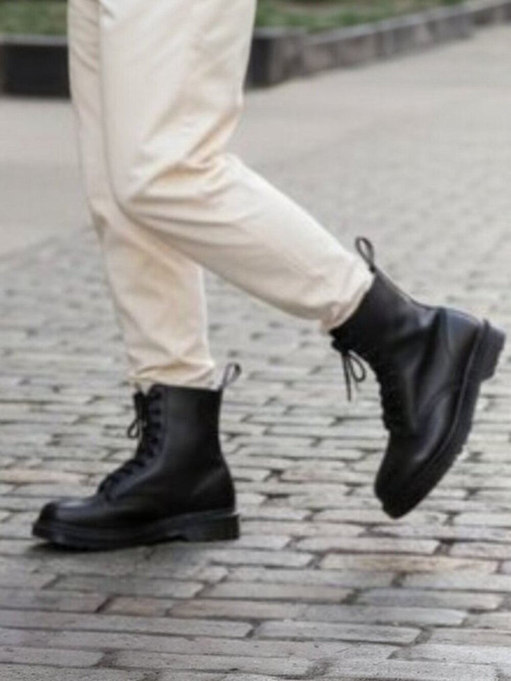 Dr Martens 24479 Virginia Black Leather Lace Up Classic Look Combat Boot Size 9